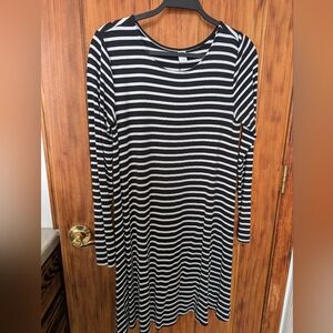 Old Navy Black and White Striped Dress